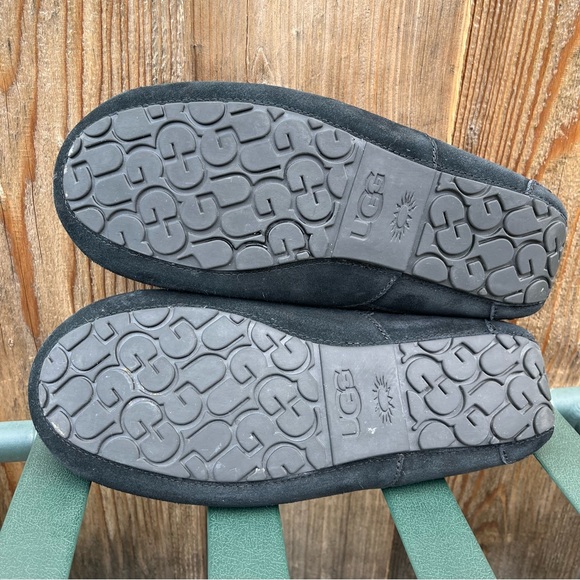 Some home slippers - Picture 6 of 8